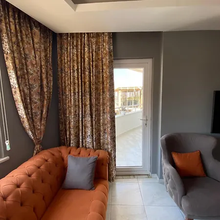 Fully Furnished With View Appartamento